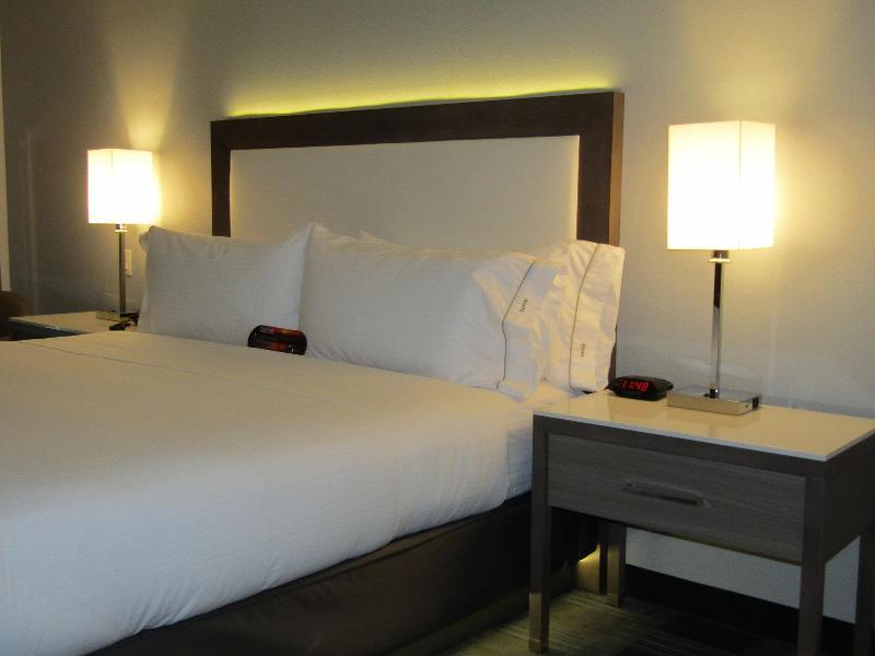 Holiday Inn Express & Suites San Diego - Mission Valley By Ihg Exterior foto
